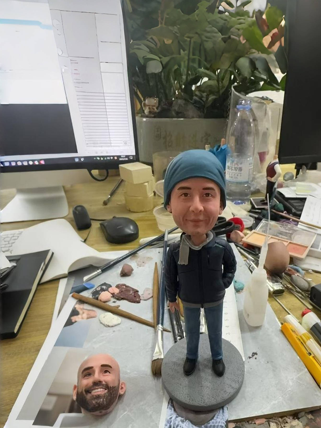 Customized personalized cartoon bobblehead dolls, clay figurines